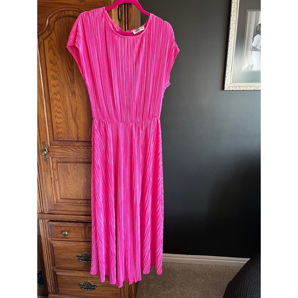 Hot Pink Pleated Maxi Dress Women’s Medium Barbiecore Flowy Midi Dress